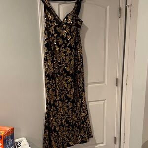 Elegant Black velvet with gold sequins Floral Dress